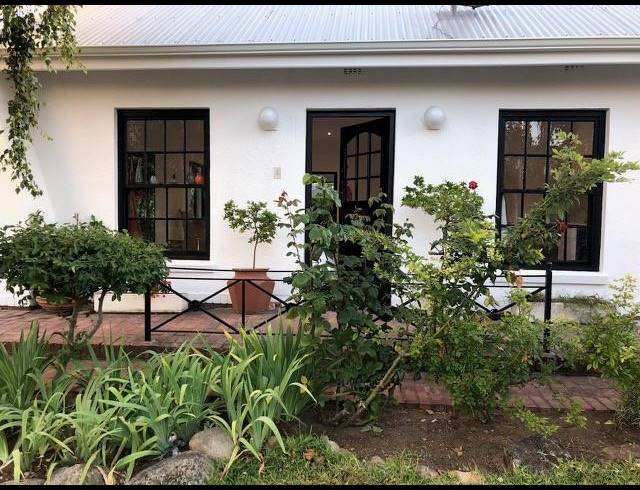 2 BEDROOM PROPERTY TO RENT IN BISHOPSCOURT
